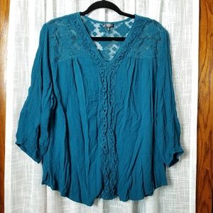 Hannah plus size women’s top size 2X crochet blue